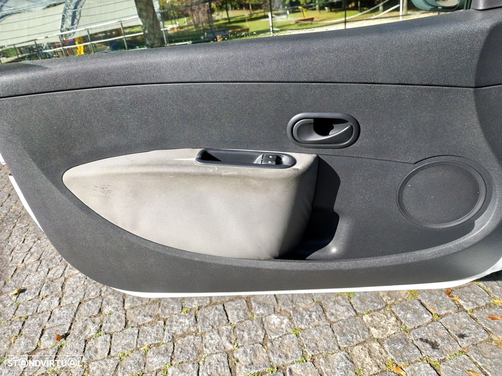 Renault Clio - 7