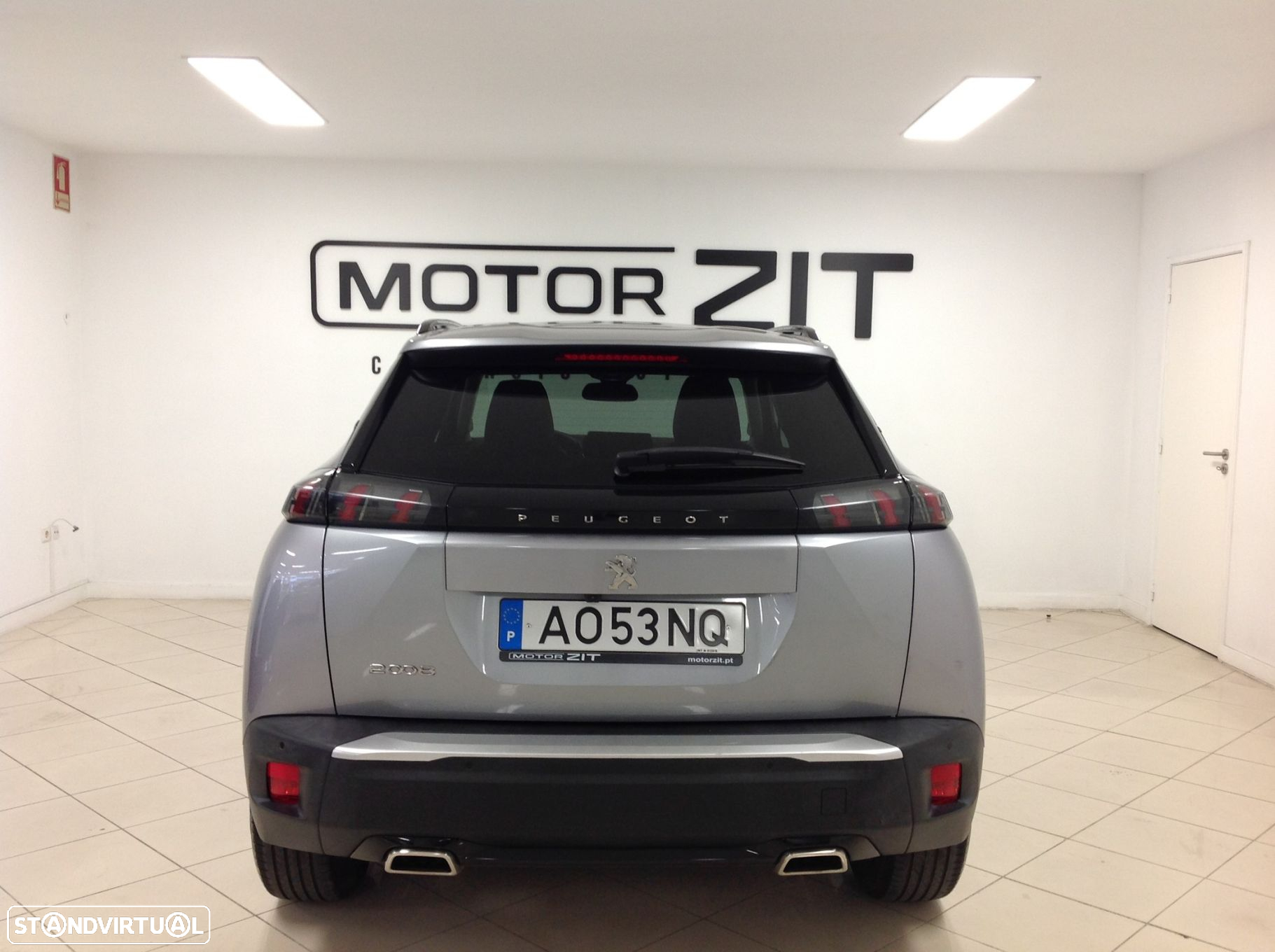 Peugeot 2008 1.2 PureTech Allure EAT8 - 9