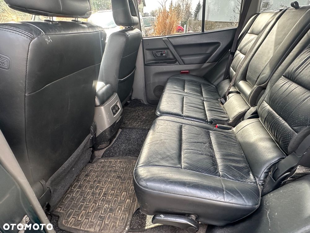 Mitsubishi Pajero - 9