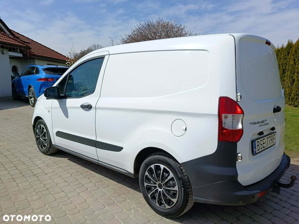 Ford Courier - 10