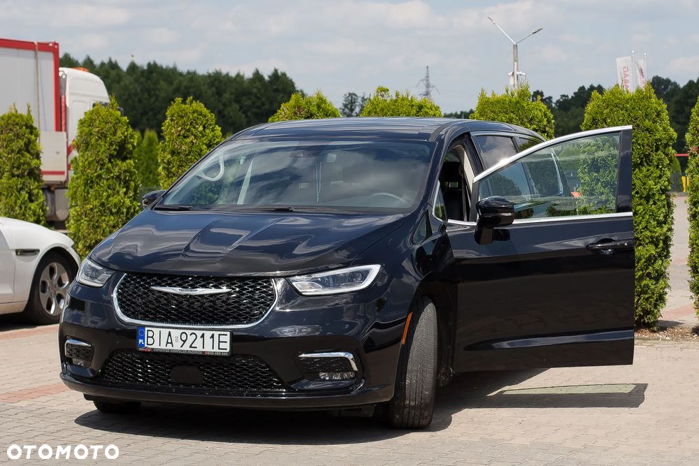 Chrysler Pacifica - 3