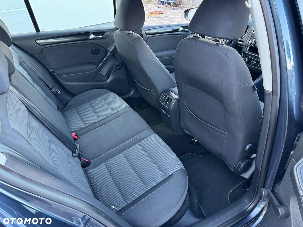 Volkswagen Golf - 10
