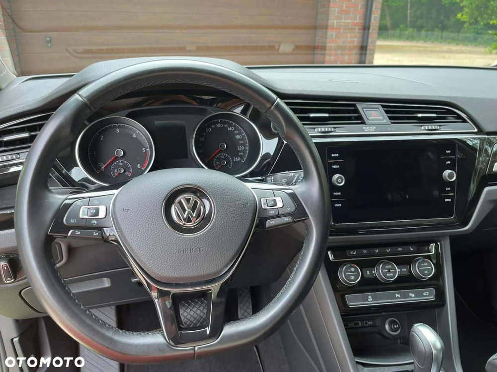 Volkswagen Touran 2.0 TDI SCR (BlueMotion Technology) DSG Highline - 24