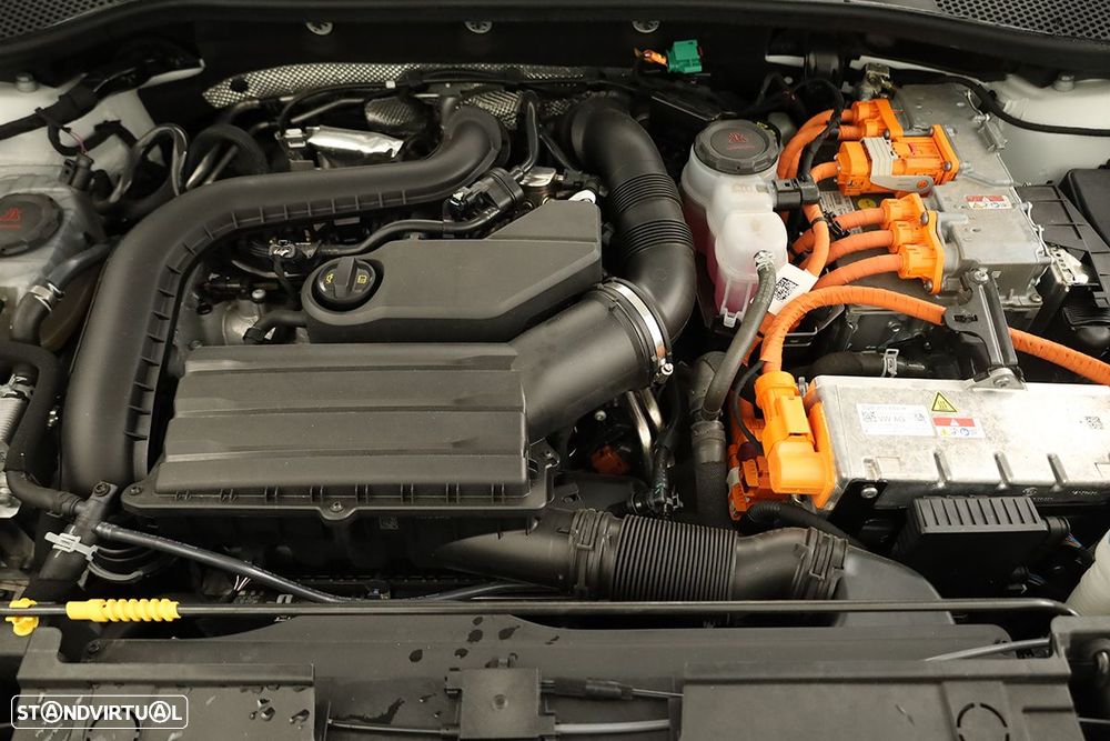 Cupra Formentor 1.5 e-Hybrid DSG - 25