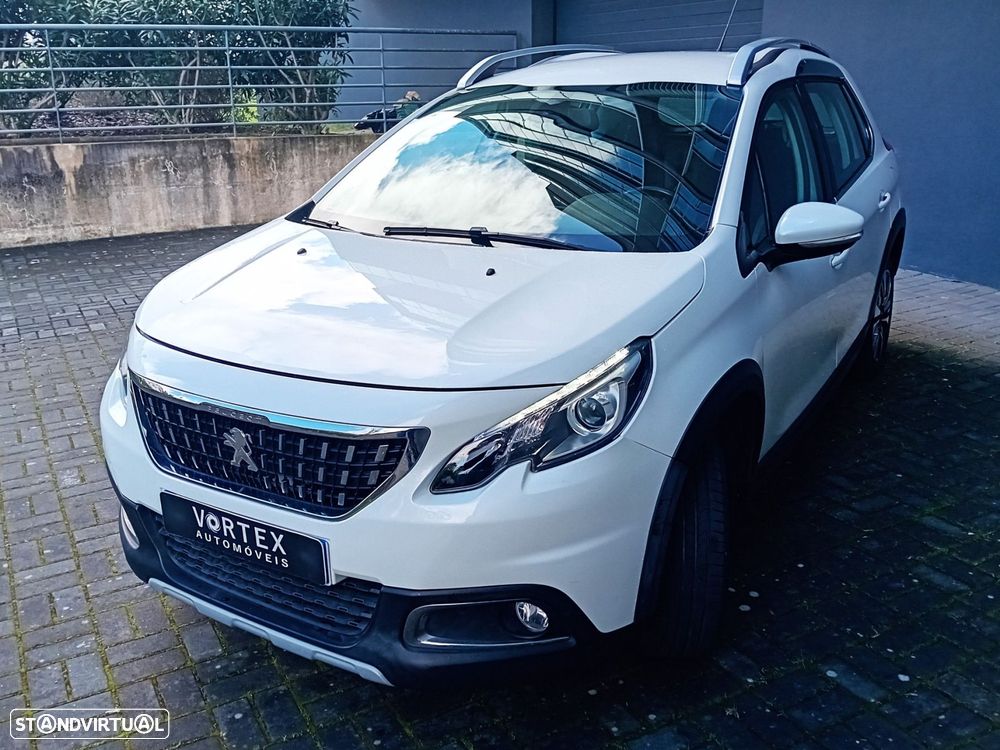 Peugeot 2008 1.2 PureTech Allure - 4