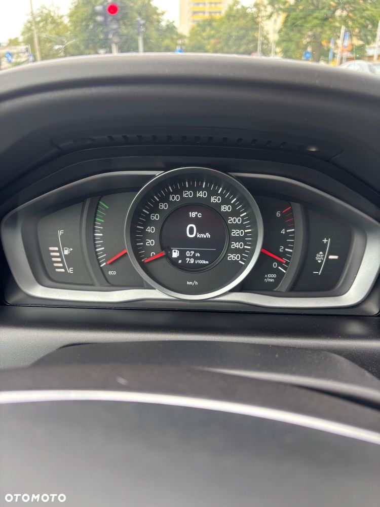 Volvo XC 60 D4 AWD Momentum - 11