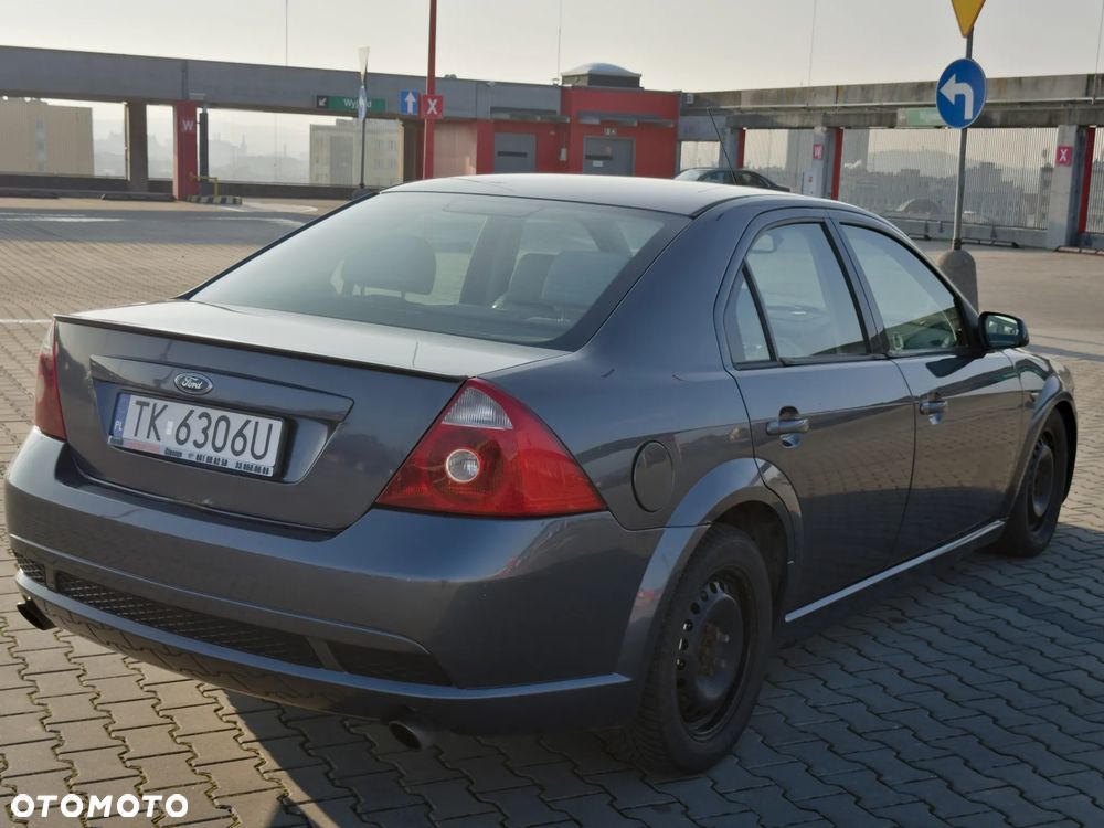 Ford Mondeo V6 ST 220 - 13
