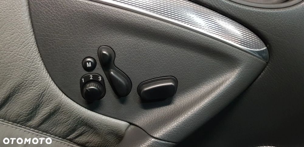 Mercedes-Benz CLK - 22