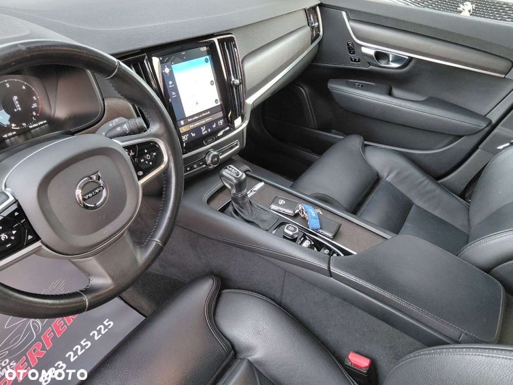 Volvo V90 Cross Country - 13