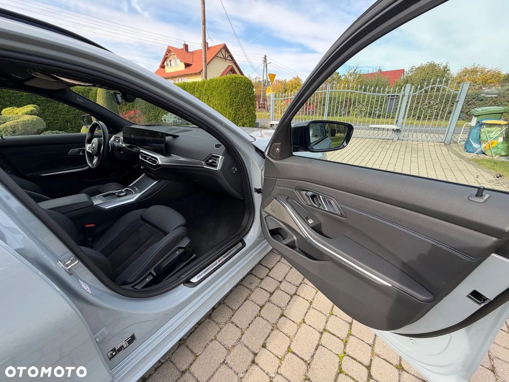 BMW Seria 3 320d xDrive M Sport - 31