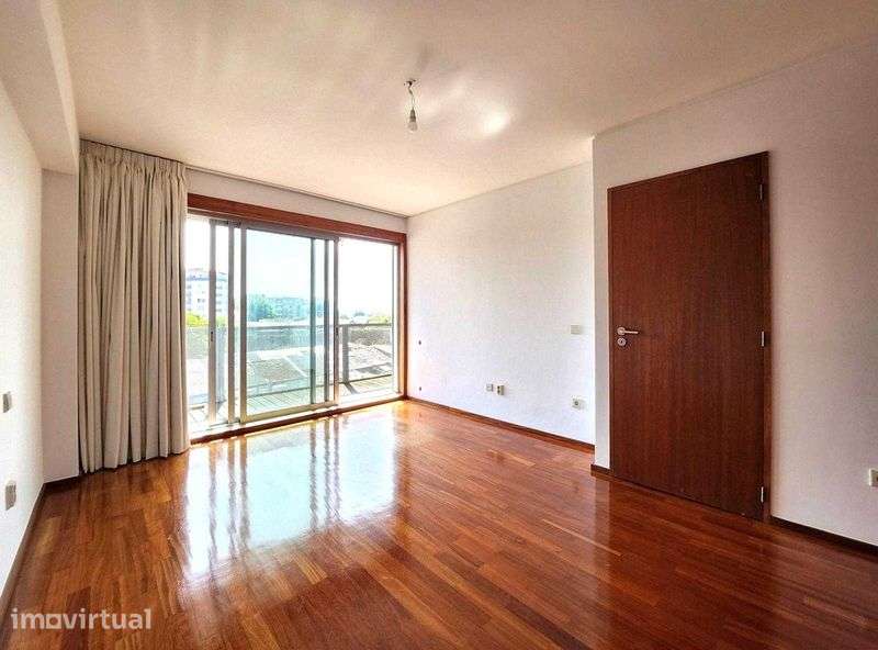 Arrendo T2 Carvalhido com lugar de garagem - Grande imagem: 5/11
