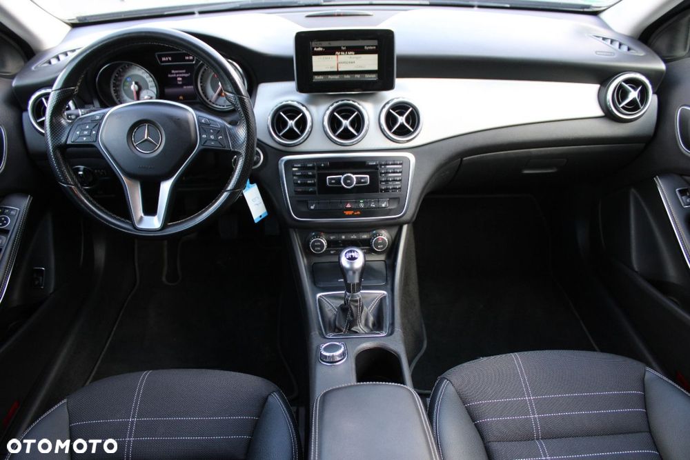 Mercedes-Benz GLA - 29