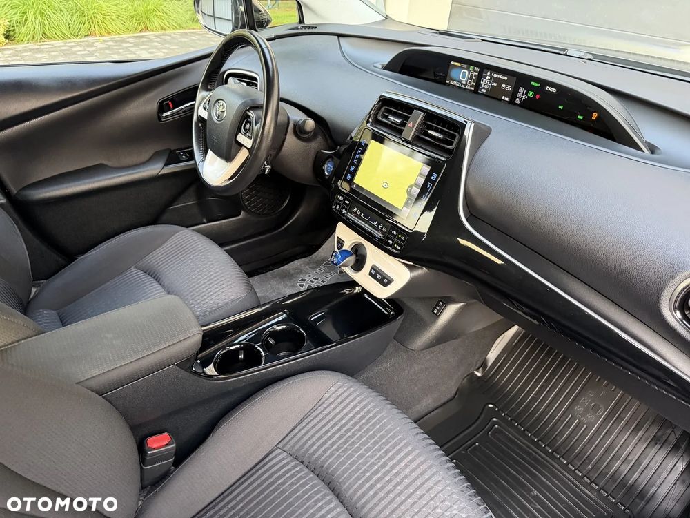 Toyota Prius Hybrid Executive - 30