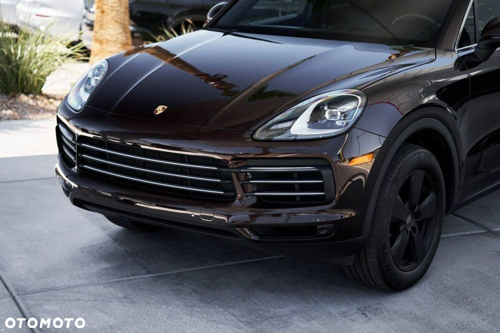 Porsche Cayenne - 2
