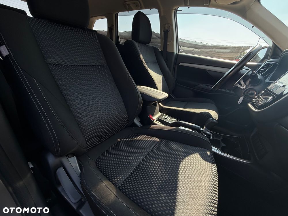 Mitsubishi Outlander 2.0 2WD CVT Active - 26