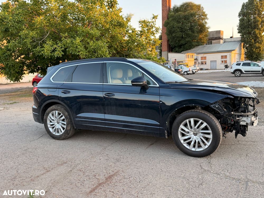 Volkswagen Touareg V6 TDI 4MOTION Elegance - 11