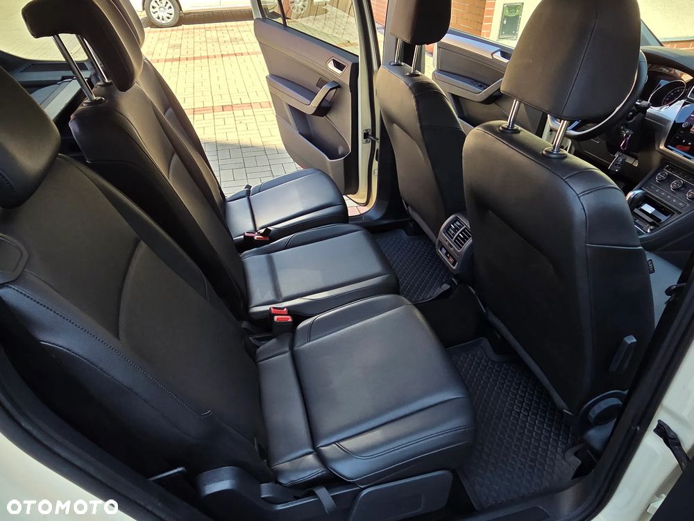 Volkswagen Touran 2.0 TDI SCR DSG Trendline - 22