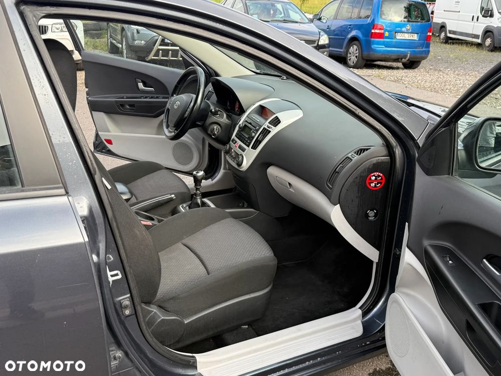 Kia Ceed 1.6 CRDi ISG Business Line - 7