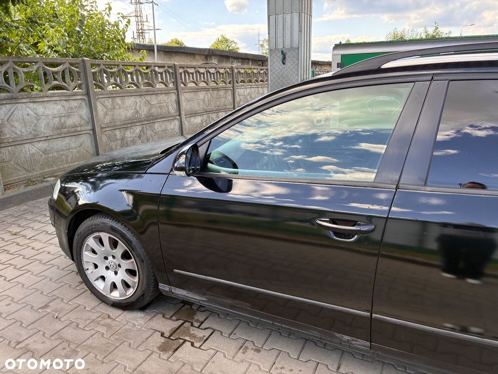 Volkswagen Passat 2.0 TDI DPF BlueMot Trendline - 6