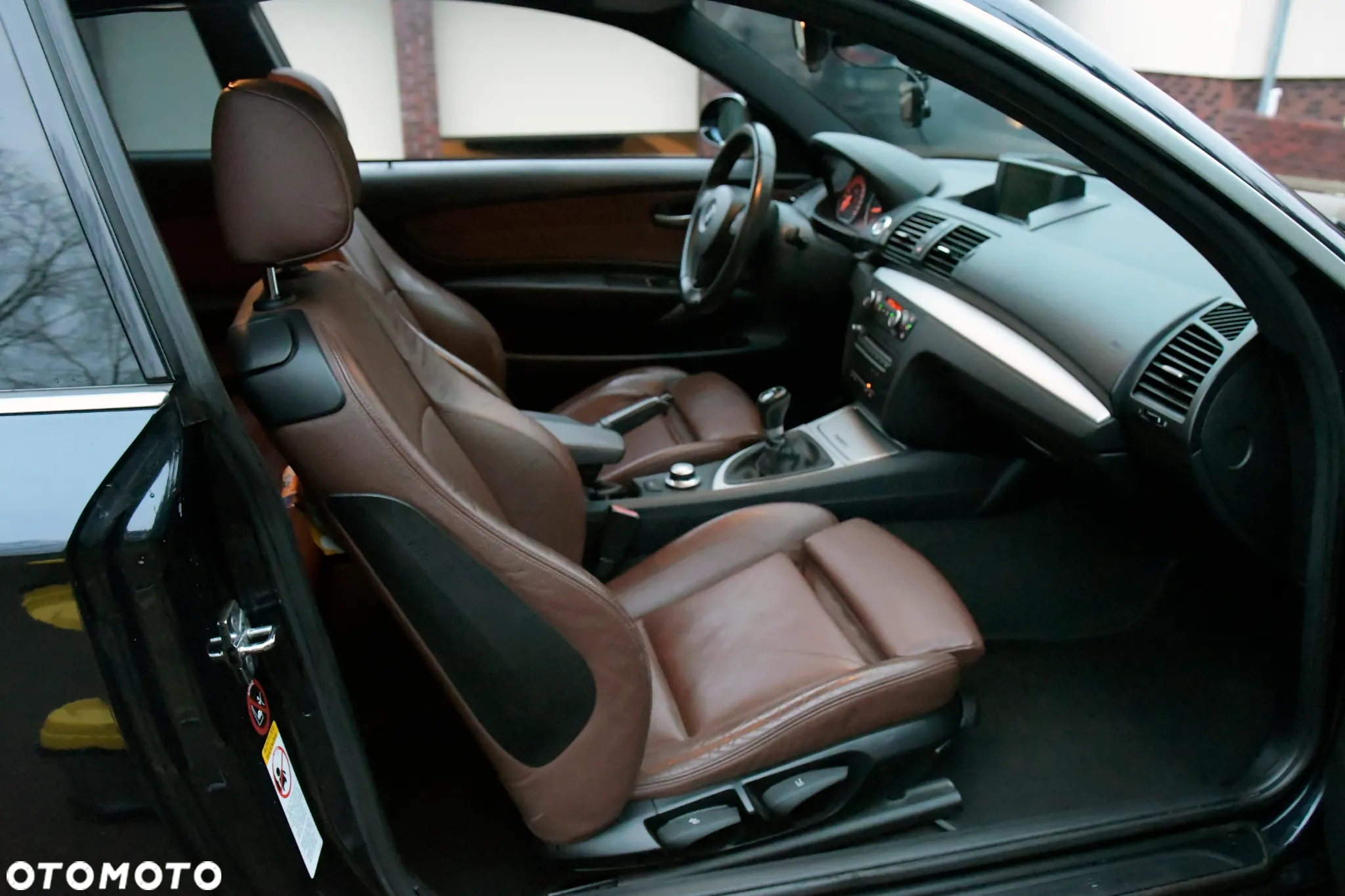 BMW Seria 1 120i - 12