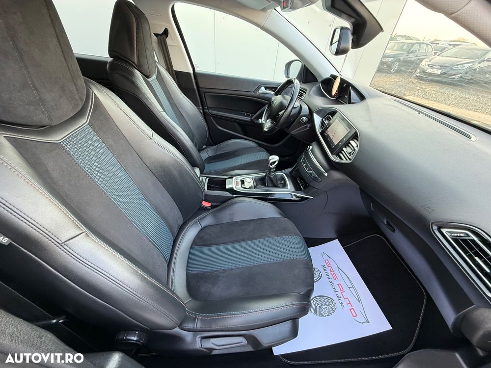 Peugeot 308 1.2 L PureTech Turbo Allure - 6