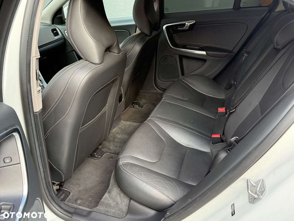 Volvo S60 T5 Drive-E R-Design Summum - 10