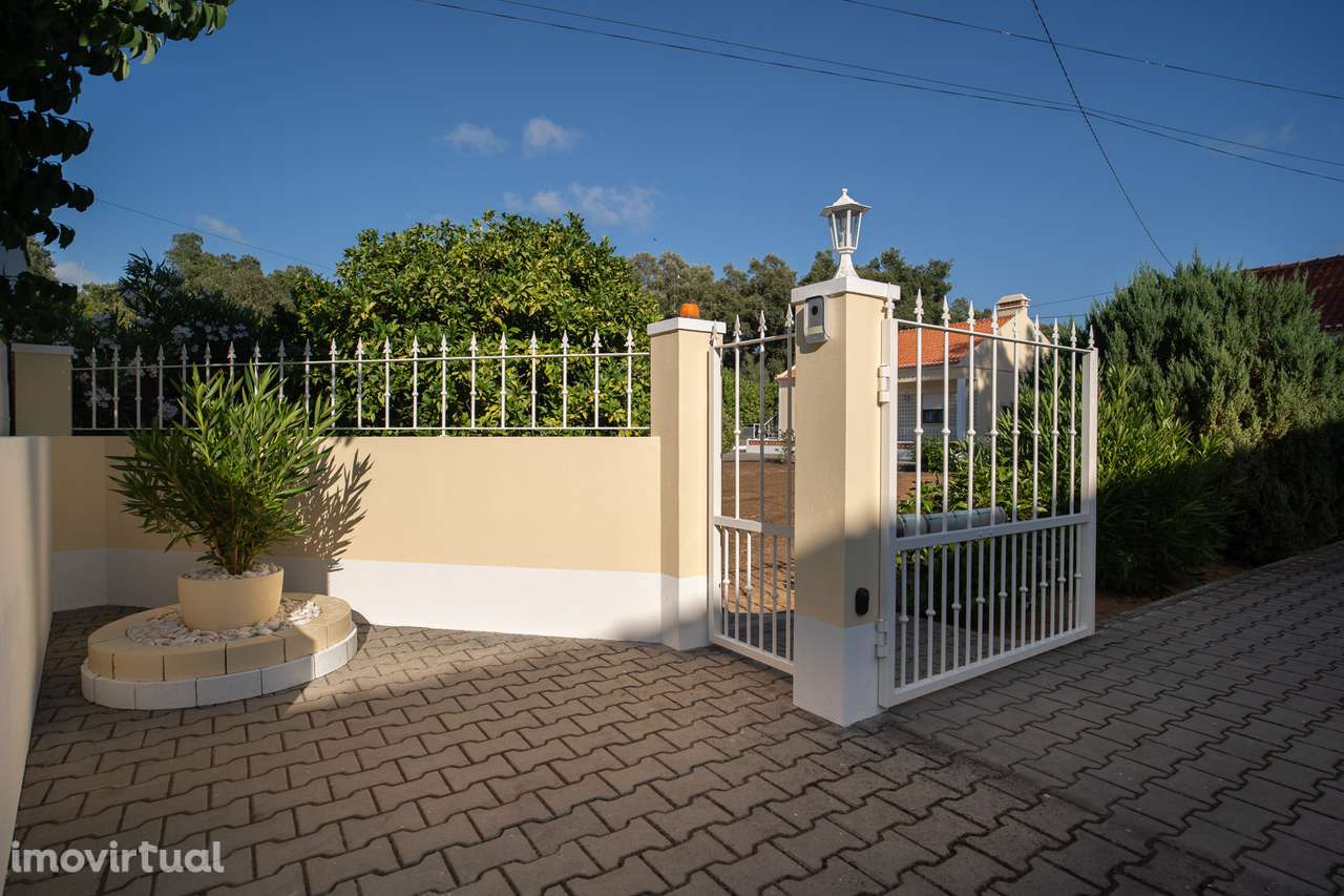 Oportunidade única Vale Verde, Terreno c/ 2 moradias a 10m das praias! - Grande imagem: 3/53