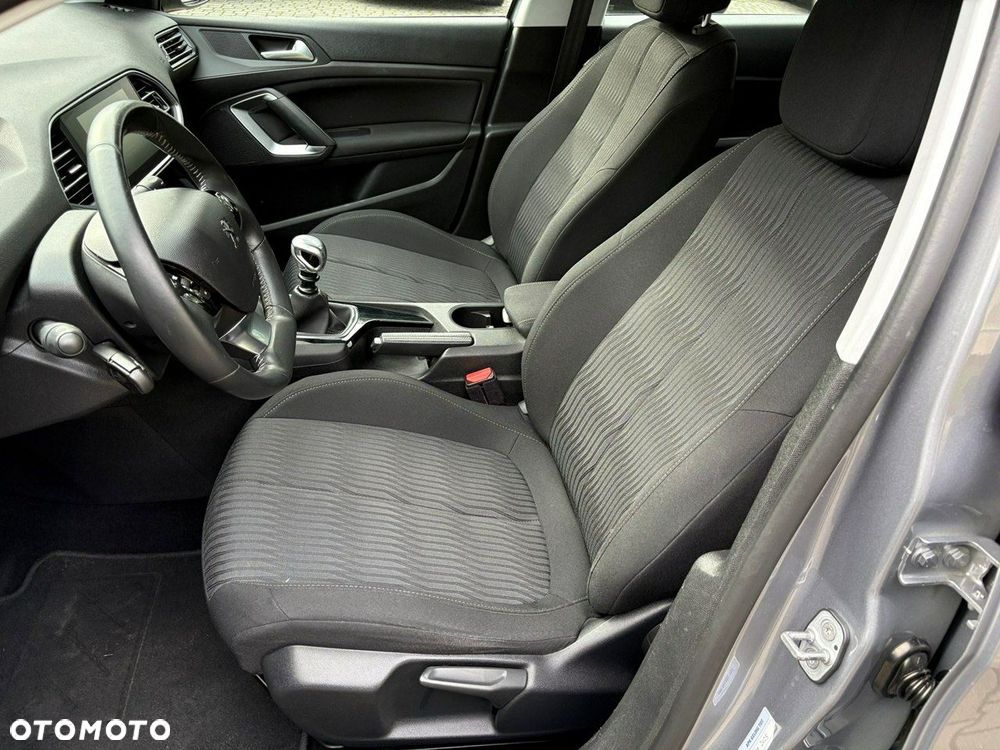 Peugeot 308 - 8