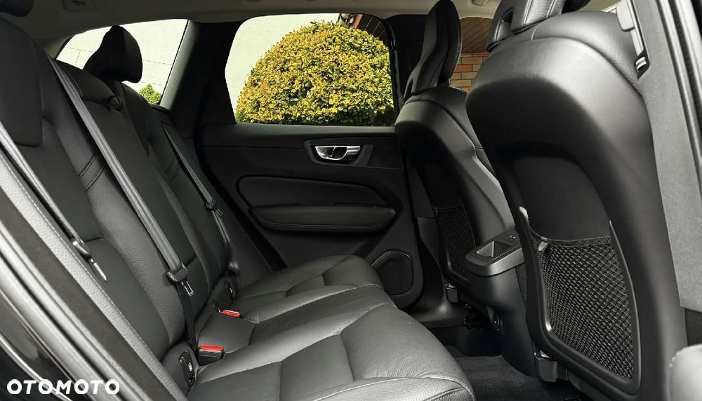 Volvo XC 60 B5 B AWD Geartronic RDesign - 10