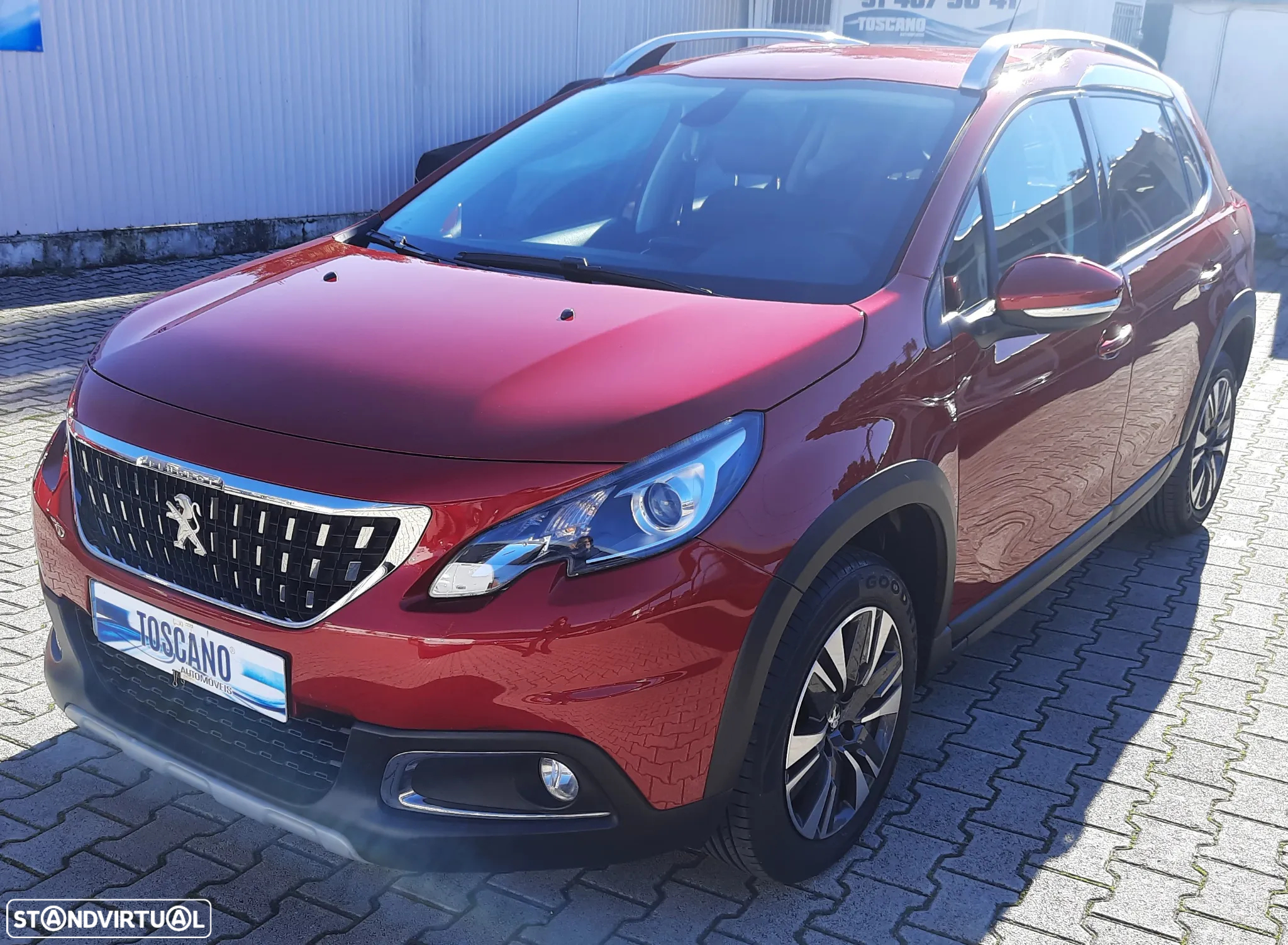 Peugeot 2008 1.2 PureTech Allure - 4