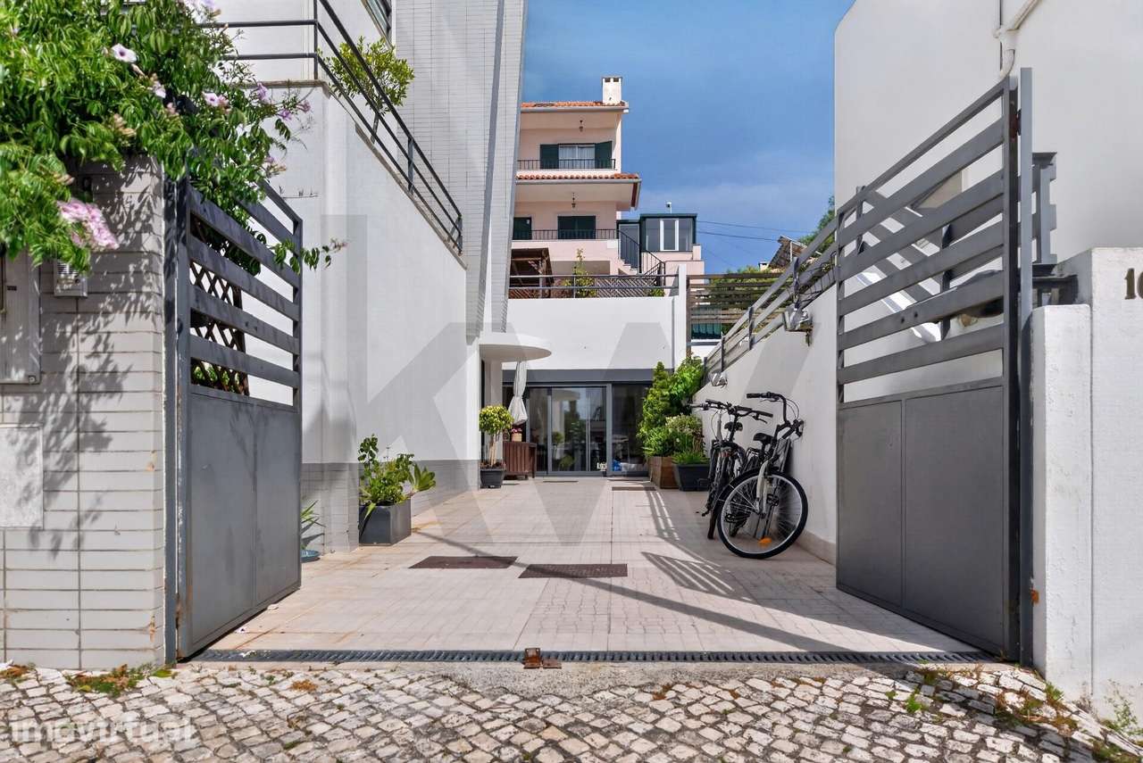 Moradia T3+2 com Terraço, Duas Salas e Excelente Localização em Caxias - Grande imagem: 5/60