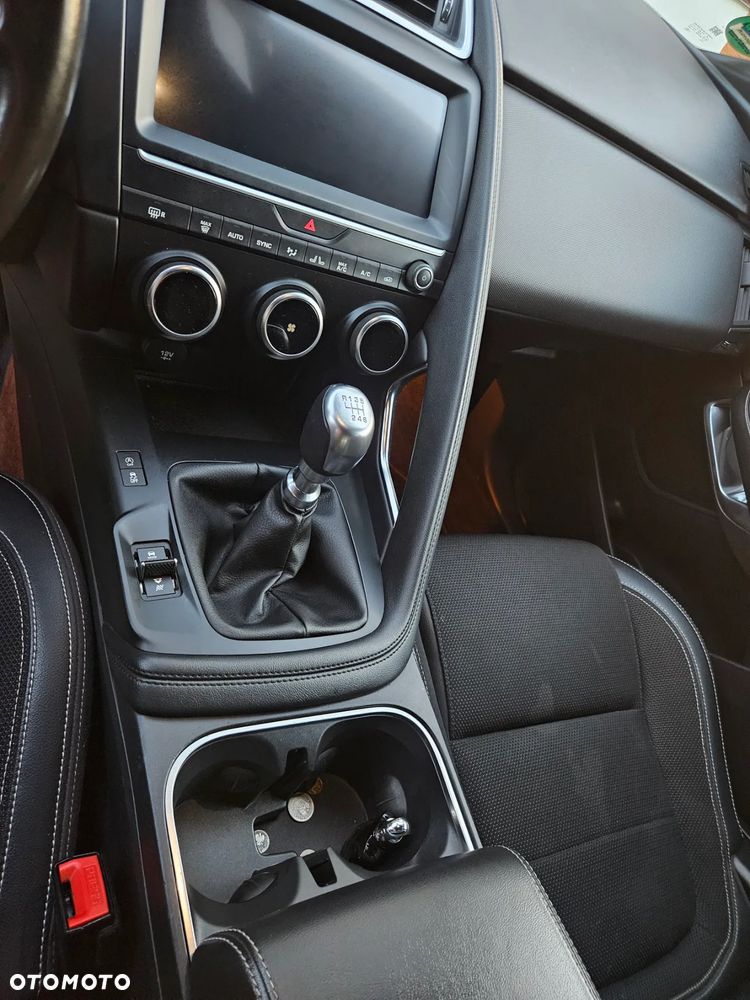 Jaguar E-Pace D150 R-Dynamic - 23