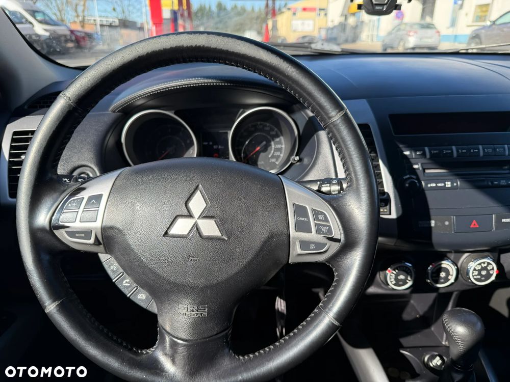 Mitsubishi Outlander 2.0 Intense 2WD - 14