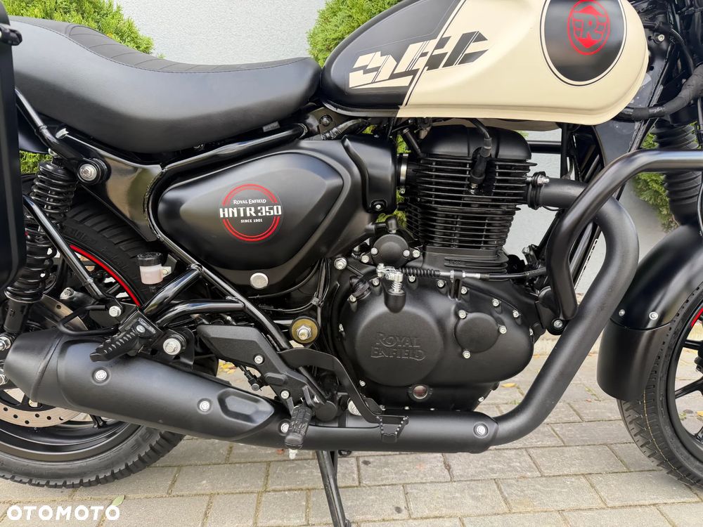 Royal Enfield HNTR - 18