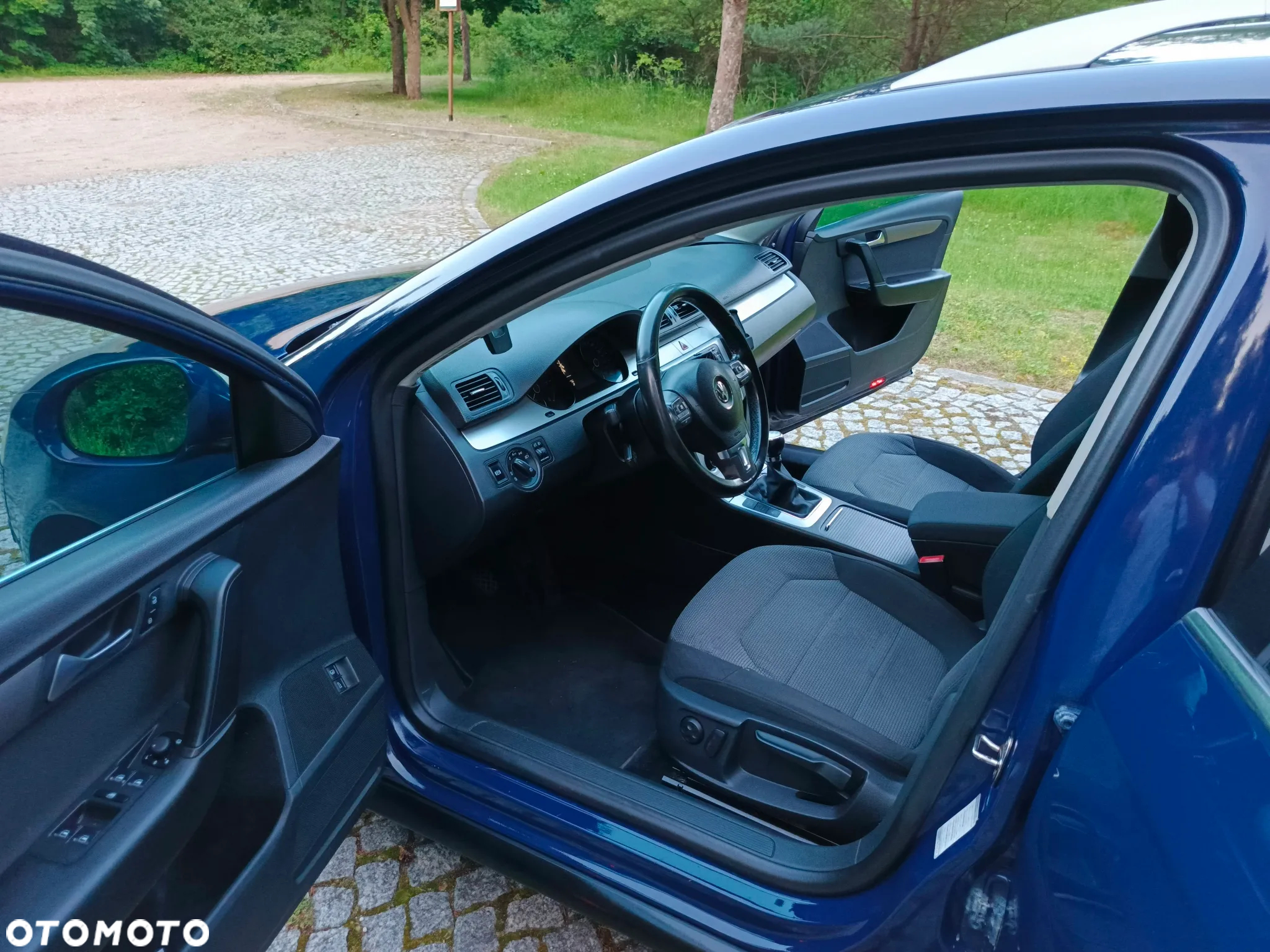 Volkswagen Passat 2.0 TDI DPF Highline - 11