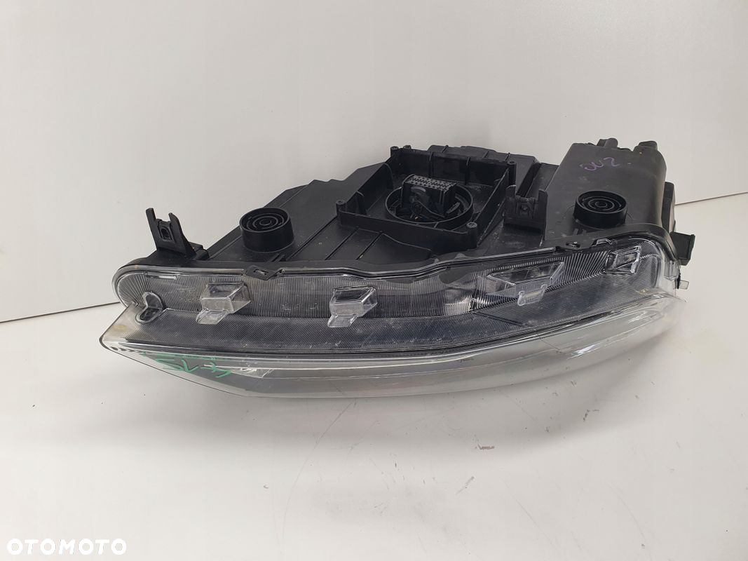 Seat Ateca 576 LED lampa prawa przednia przód - 11