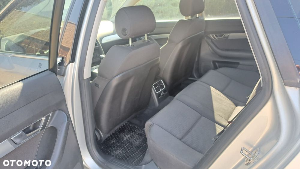 Audi A6 Avant 2.4 quattro - 16