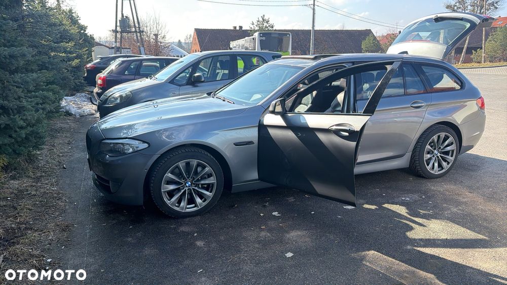 BMW Seria 5 525d xDrive Sport-Aut - 3