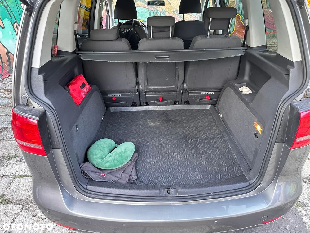 Volkswagen Touran 2.0 TDI Highline - 4