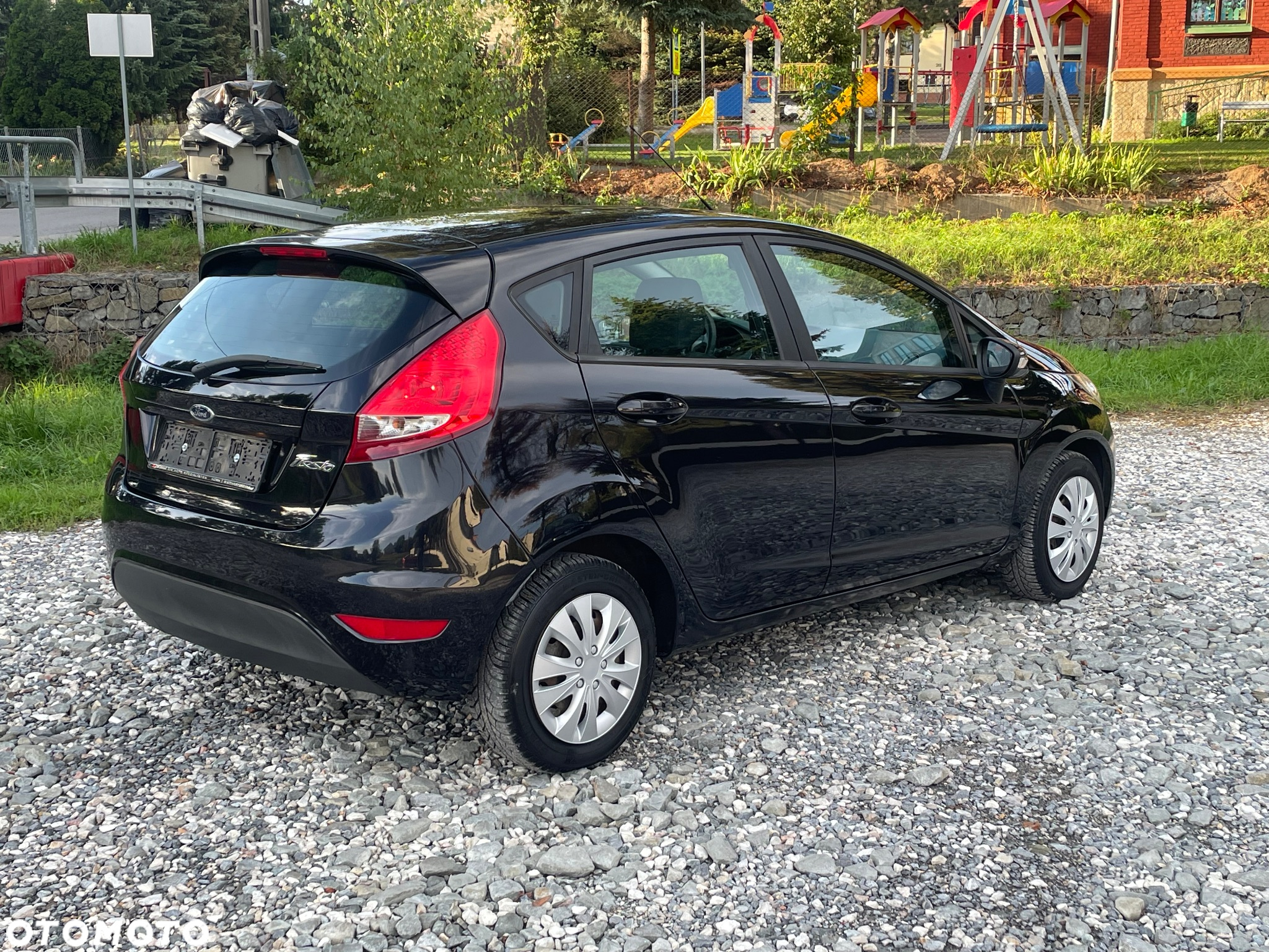 Ford Fiesta 1.25 Ambiente EU5 - 10