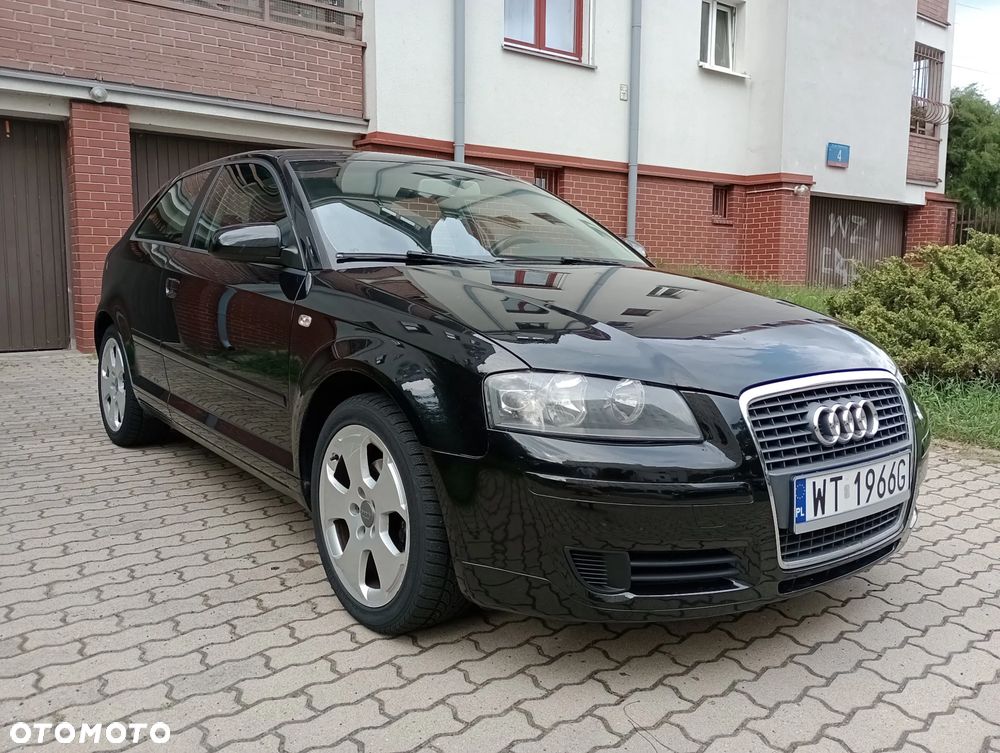 Audi A3 3-drzwiowe 1.6 FSI Ambition - 4