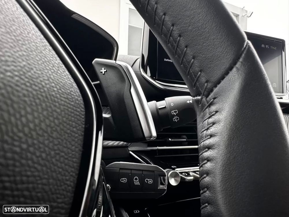 Peugeot 2008 Hybrid 145 e-DSC Allure - 24