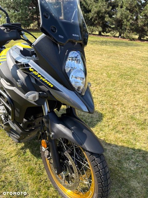 Suzuki V-STROM - 12
