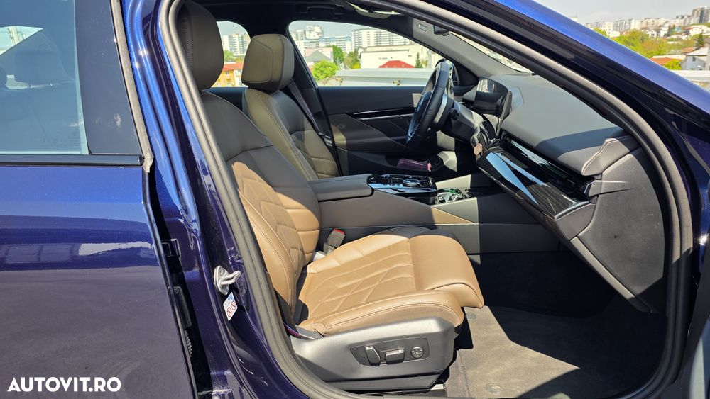 BMW Seria 5 520d xDrive AT MHEV - 12