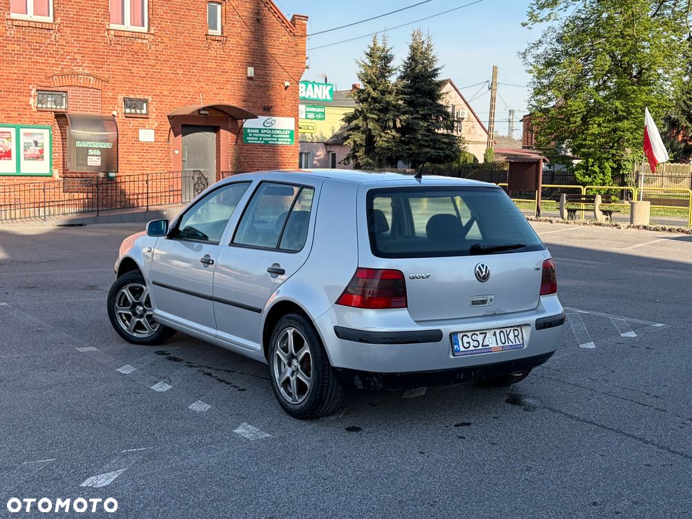 Volkswagen Golf 1.6 - 5