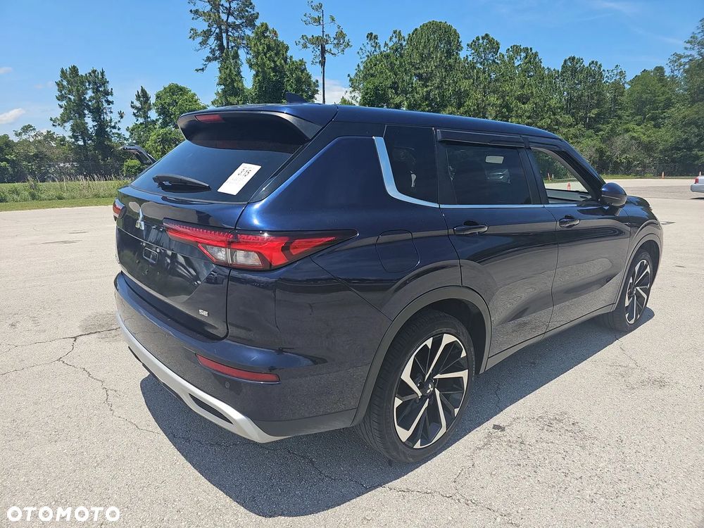Mitsubishi Outlander - 4