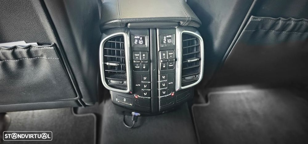 Porsche Cayenne Standard - 9