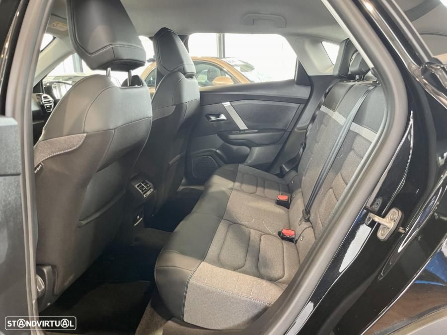 Citroën C4 X 1.2 PureTech Plus EAT8 - 26