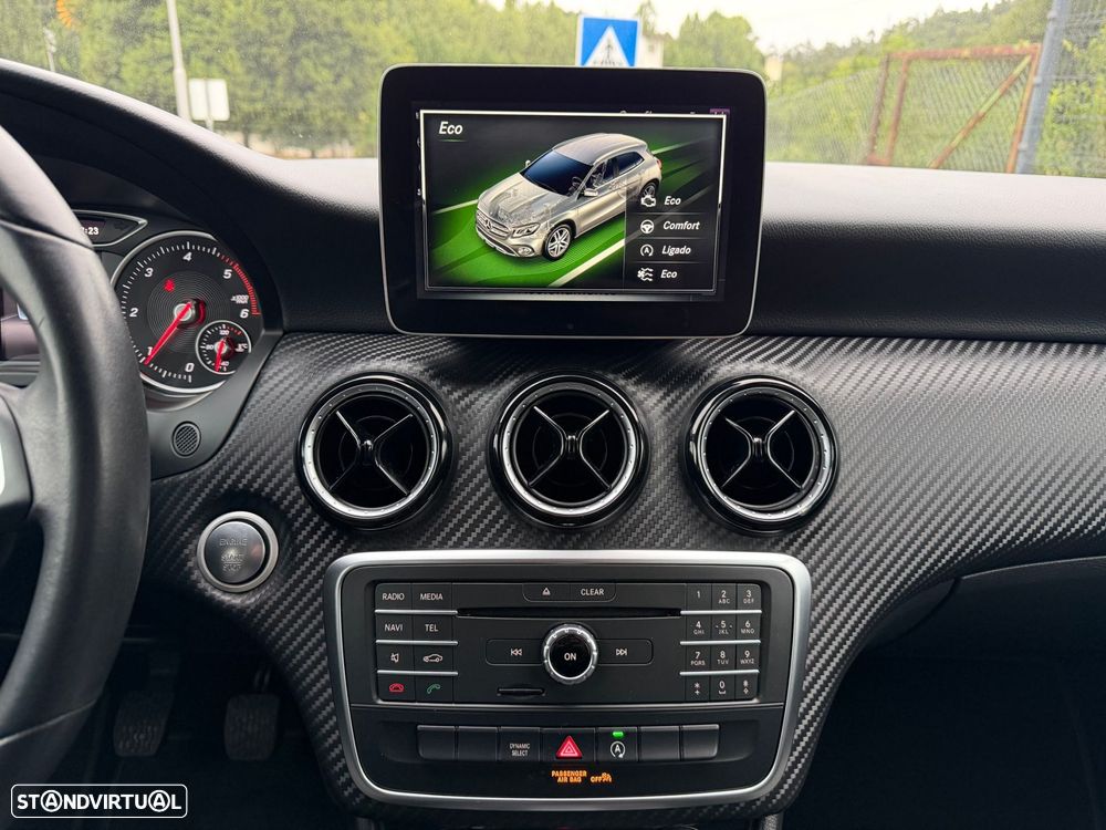 Mercedes-Benz GLA 180 d Style - 32