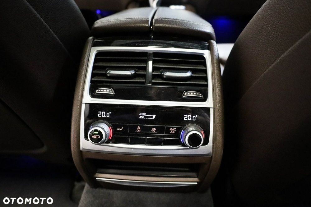 BMW Seria 7 - 34